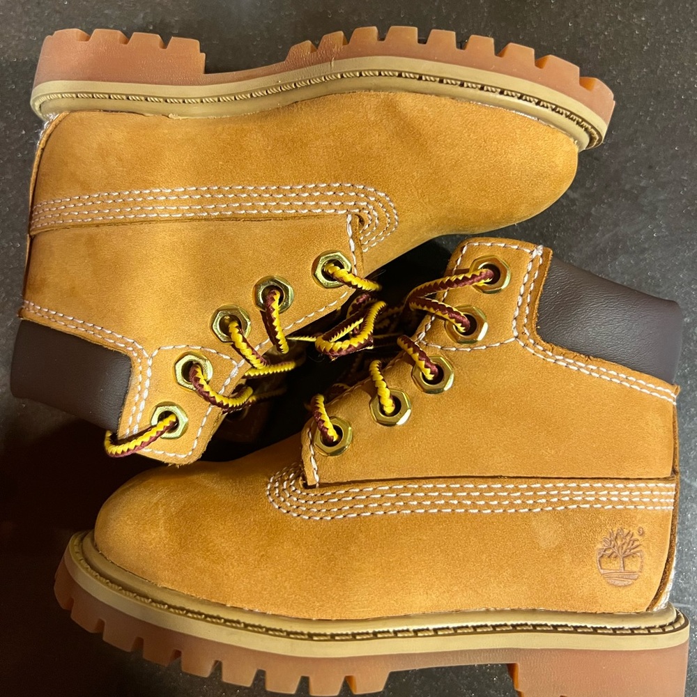 Toddlers wheat timberlands sz 5.5